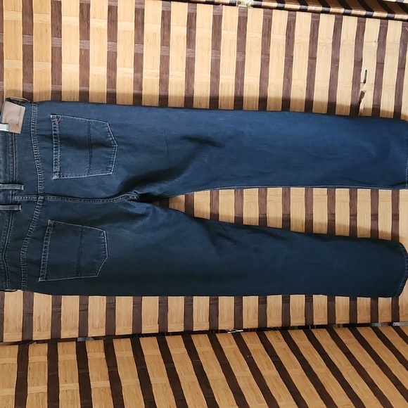 Tommy Bahama 38/34 Standard Jeans - Picture 6 of 10
